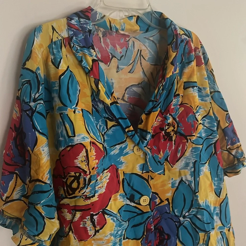 Floral Women's Top - Multicolor - Picture 2 of 3